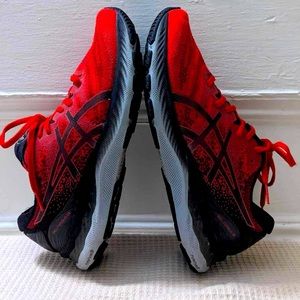 ASICS Gel Nimbus 23 red and black